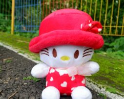 hello-kitty-topi-s-merah