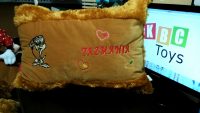 http://koleksiboneka.com/wp-content/uploads/2018/03/Bantal-Kotak.jpg
