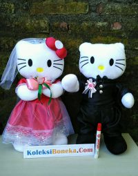 http://koleksiboneka.com/wp-content/uploads/2018/05/boneka-pengantin-hello-kitty-kbc-toys.jpg