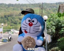 http://koleksiboneka.com/wp-content/uploads/2020/11/DORAEMON-DORAYAKI-GIANT-.jpeg